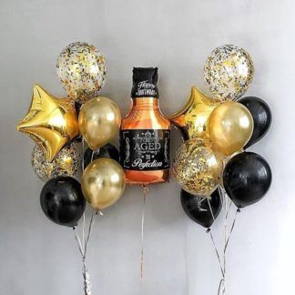 Шары золотые и чёрные с бутылкой виски Вискарик