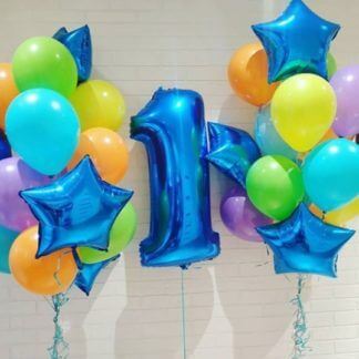 Яркая композиция из шариков с цифрой