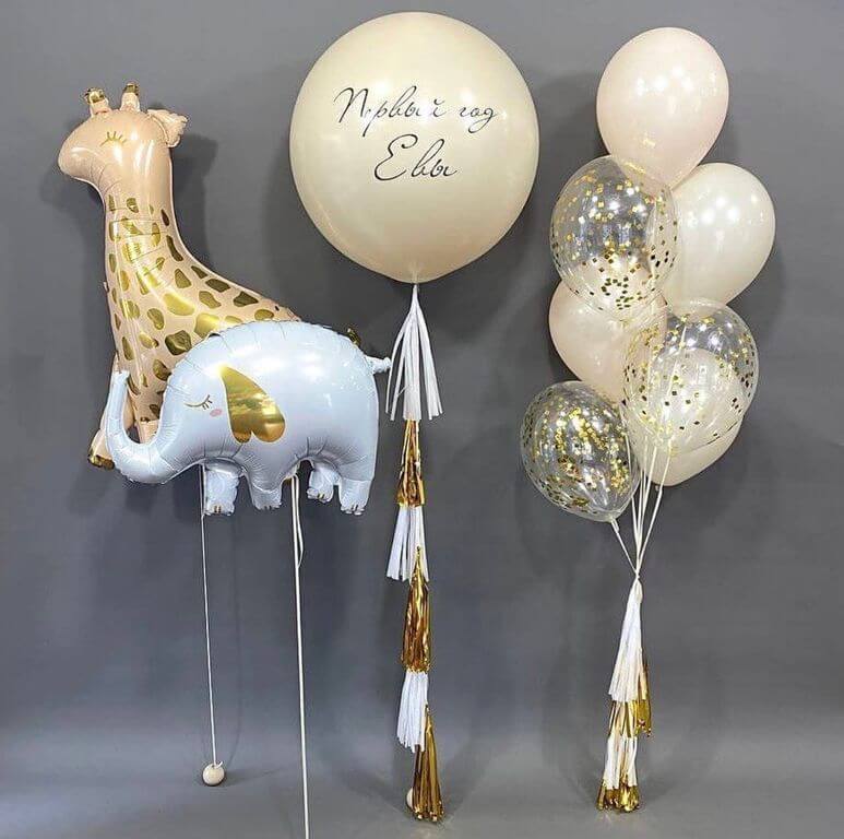 Набор воздушных шаров белых бежевых на годик ребенку