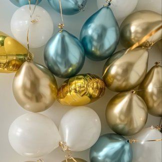 Шары под потолок золотые, белые, голубые хром 23 шт