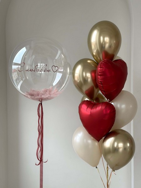 Воздушные шары с большим шаром с перьями