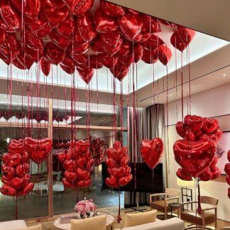 Оформление комнаты шарами красные сердца