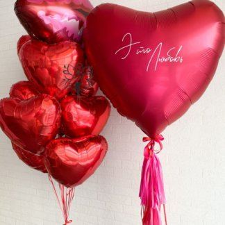 Набор шаров для девушки с губами и сердцами
