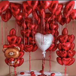 Оформления комнаты шарами красные сердца