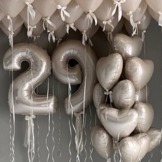 Набор бежевые шары с бантиками и цифрами