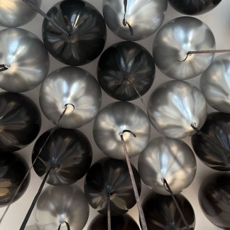 Шары под потолок серебро и чёрные 20 штук